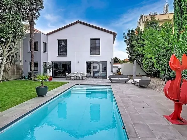 Maison 6 pièces 163 m²