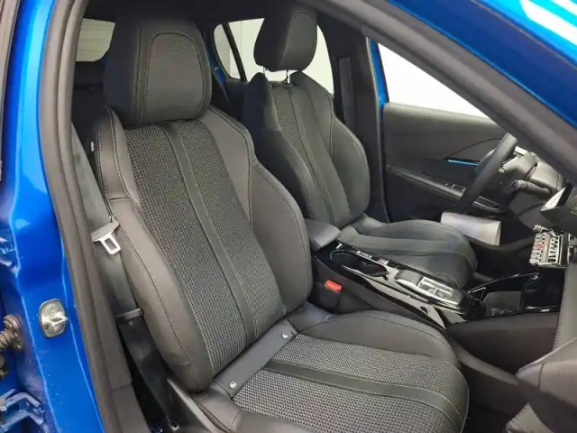 Peugeot 208 electrique 50 kwh 136ch — photo 2