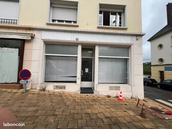 Local commercial à louer - 70 m² + sous-sol - jusqu'à environ 120 m²