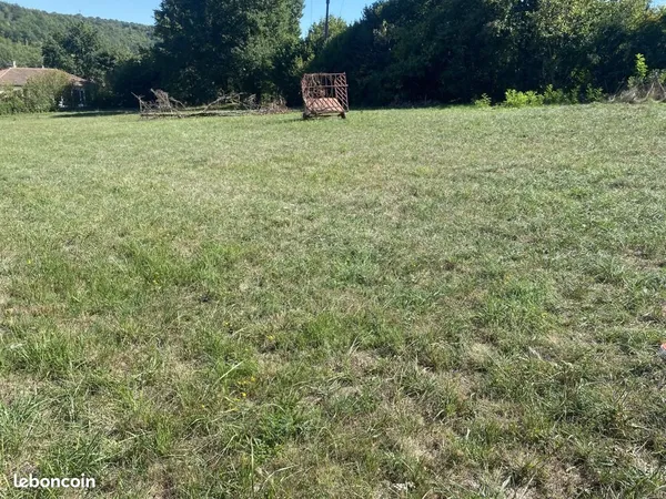 Terrain 1 602 m² Chateau L Eveque