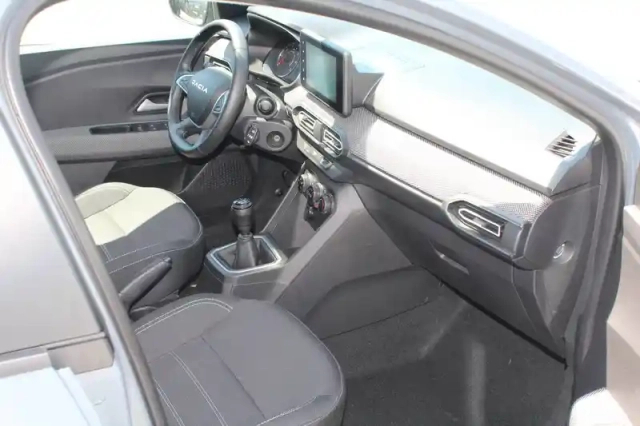 Dacia Sandero eco-g 100 — photo 16