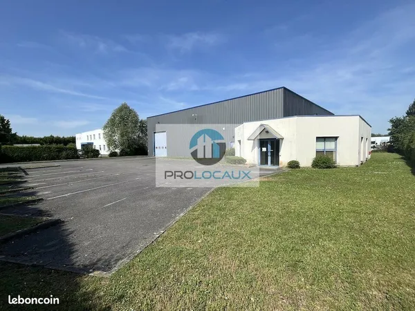 LOCAL D'ACTIVITE 860 m² LACROIX SAINT OUEN
