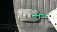 Peugeot 208 1.2 Hybrid 100ch e-DCS6 — photo 16