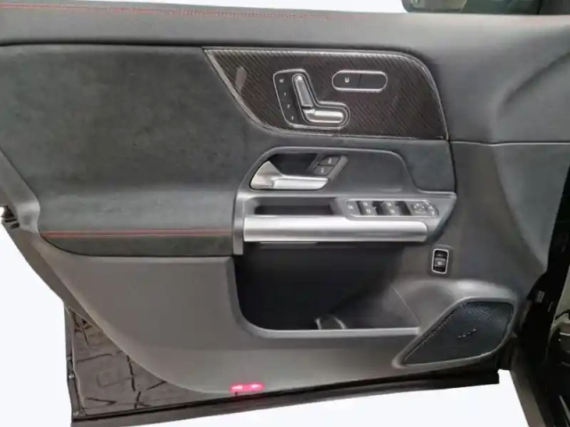 Mercedes Gla 200 d amg line — photo 12