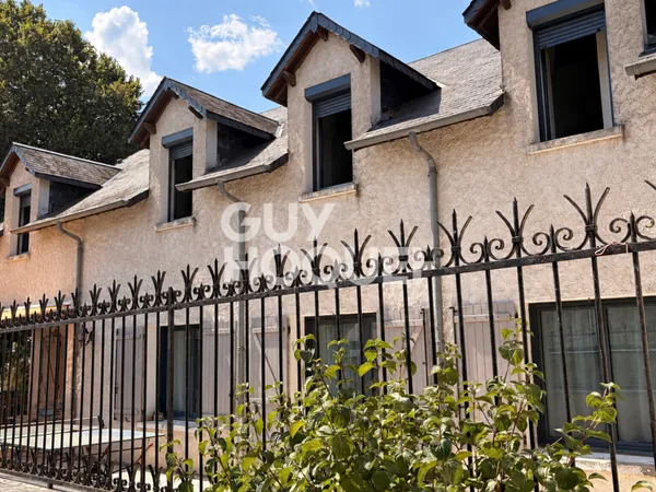 Maison à vendre de 7 pièces de 244 m²