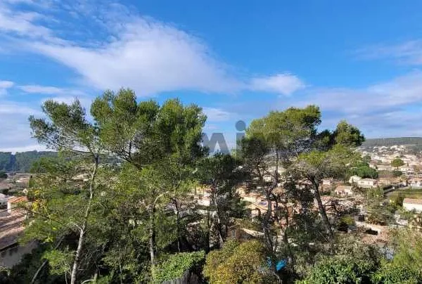 Terrain 900 m²