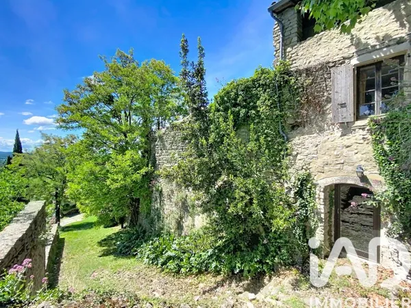 Immeuble 275 m²