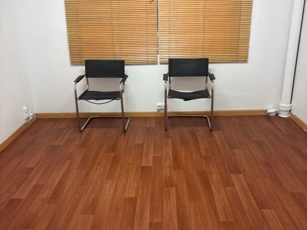 Loue Cabinet/Bureau