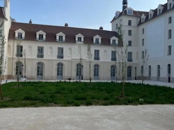 Appartement 2 pièces 85 m²