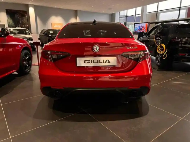 Alfa Romeo Giulia 2.2 160 ch at8 — photo 67