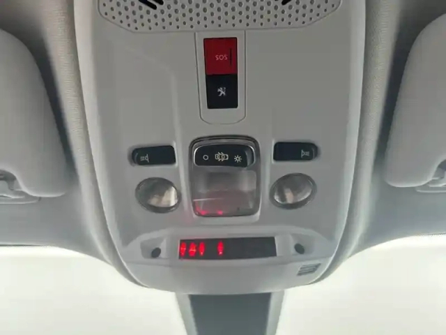 Peugeot 2008 puretech 100 s&amp;s bvm6 — photo 21