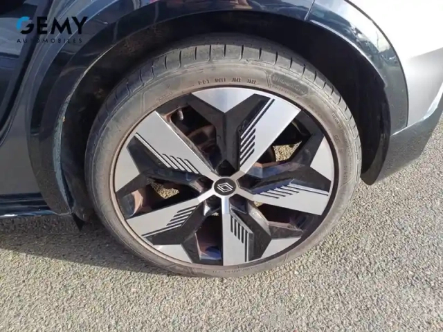 Renault Megane e-tech ev60 220 ch super charge — photo 11