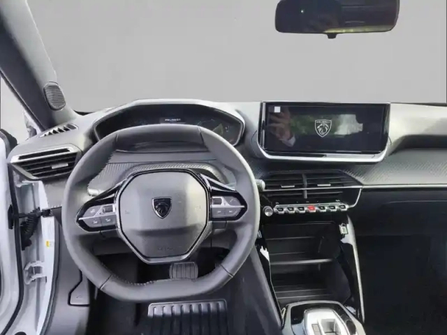 Peugeot 2008 hybrid 110 e-dcs6 — photo 28