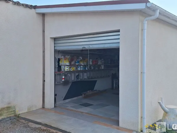 Parking/box 1 pièce 26 m²