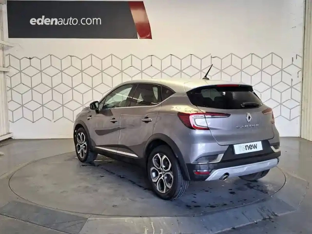 Renault Captur tce 155 edc fap — photo 3