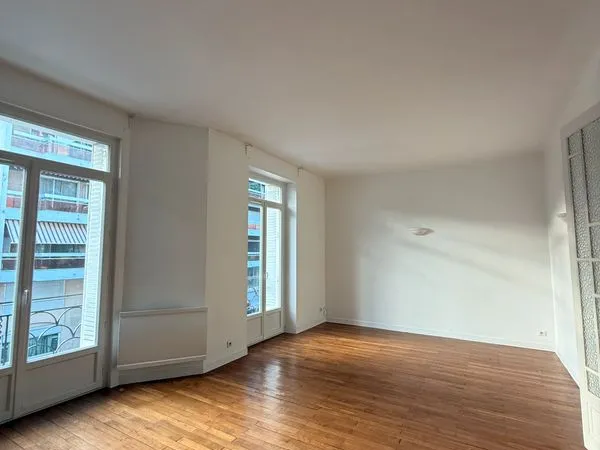 Appartement Centre-ville d'Aix-Les-Bains, 5 pièces, 100 m² avec terrasse de 40 m²