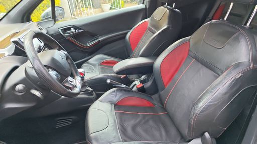 Peugeot 208 1.6 THP 208 - Gti By Peugeot Sport – 2015 – 102055 km – Essence – Boîte Manuelle — photo 13