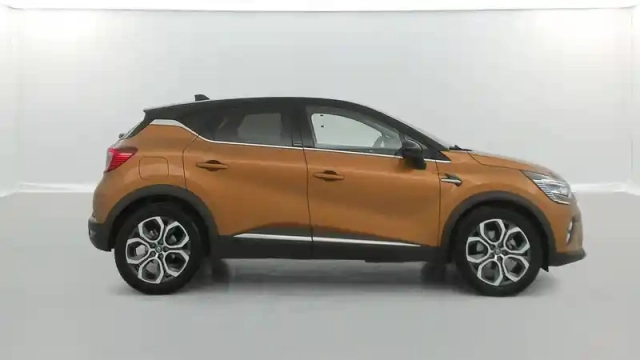 Renault Captur e-tech 145 - 21 — photo 20
