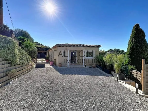 Maison de plain-pied 5 pièces 165 m²