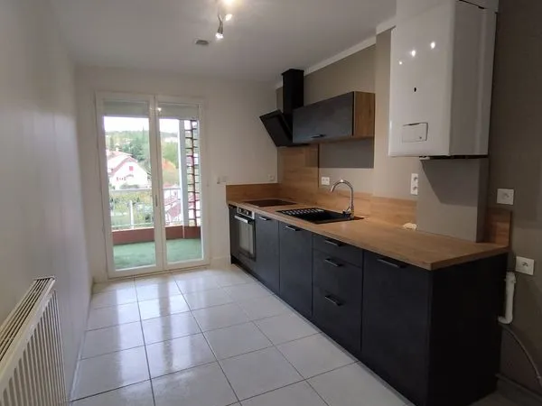 Appartement T3 avec balcon, cave et parking dans résidence sécurisée