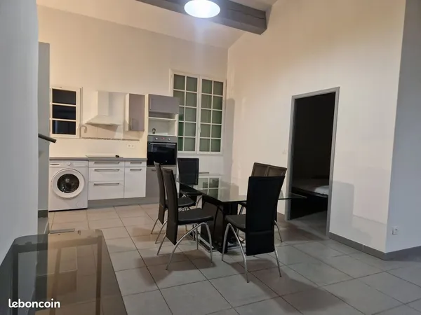 Appartement meublé à Bessan centre