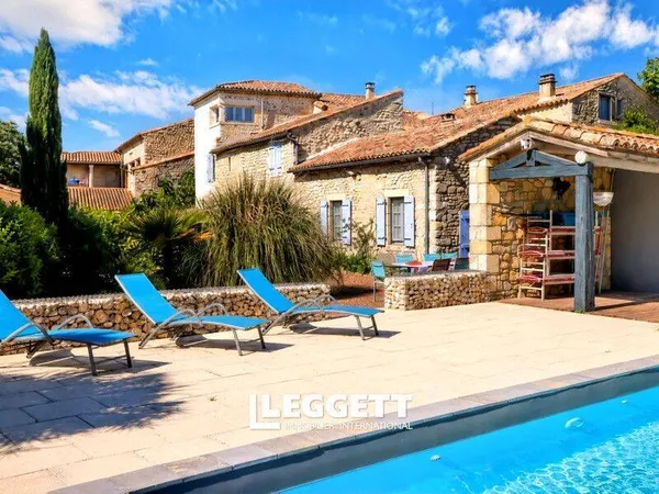 Maison 12 pièces 280 m²