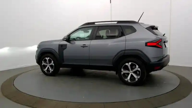 Dacia Duster hybrid 155 — photo 3