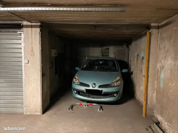 Box ouvert - Place de parking