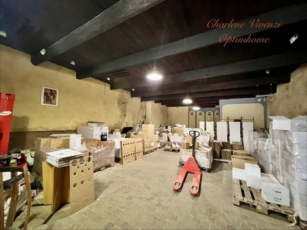 Caveau + étage aménageable - Fort potentiel à vendre BOUJAN SUR LIBRON (34)