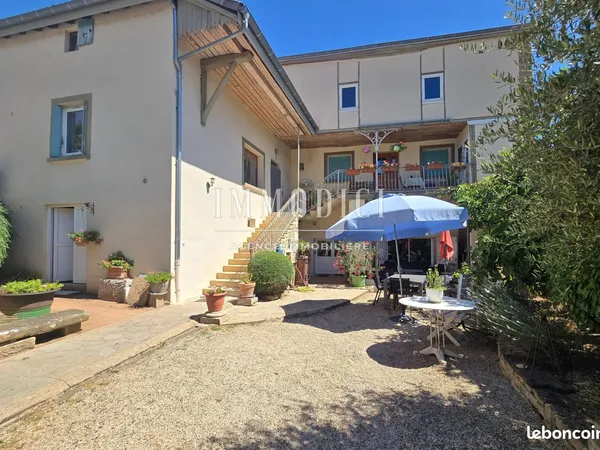 Propriété 5 pièces 222 m²