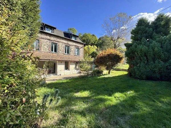 Maison 10 pièces 320 m²
