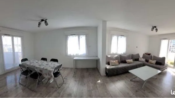 Chambre en colocation dans un grand appartement
