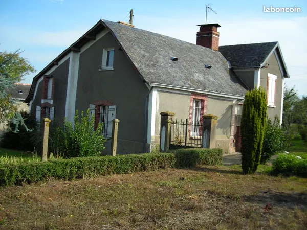 Laval 8 km maison de ferme 195000