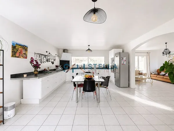 Propriété vue mer panoramique sans vis à vis - 360 m² habitables et 3 000 m² de terrain