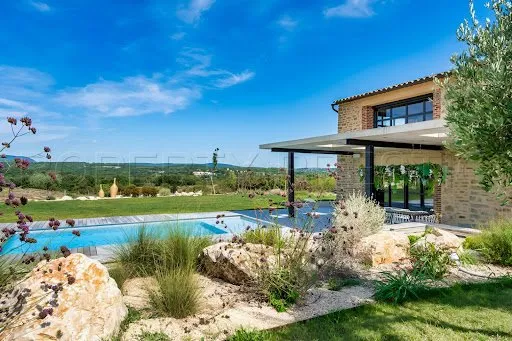 Propriété 345 m²