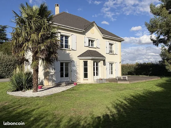 Pavillon 5 pièces 160 m²