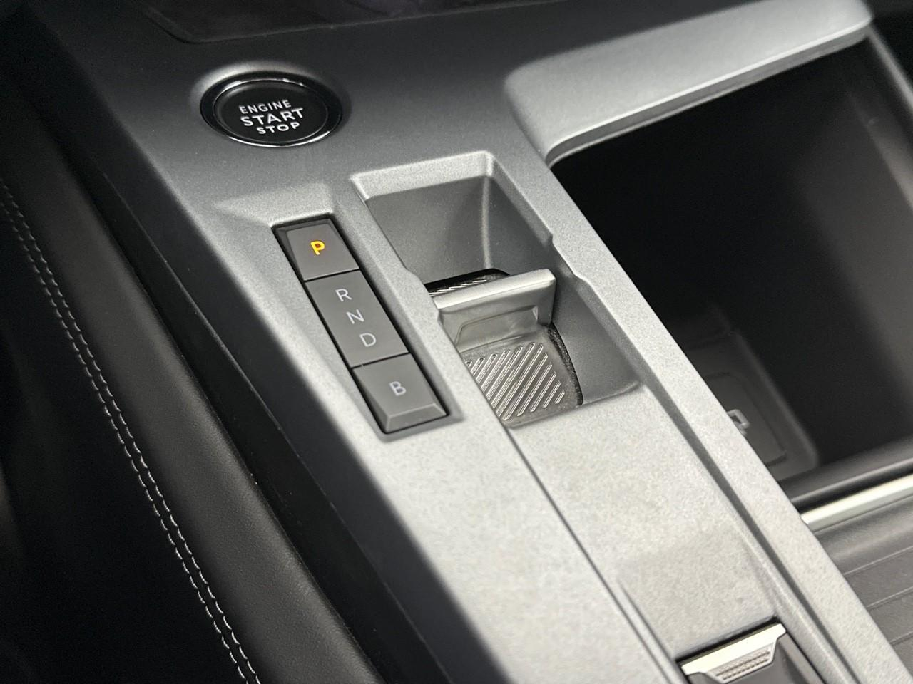 Peugeot 308 phev 180 e-eat8 allure pack — photo 28
