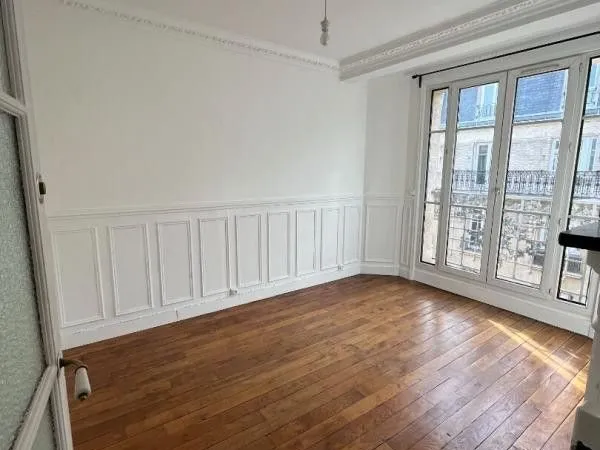 Location 2 pièces avec balcon filant Paris 15è