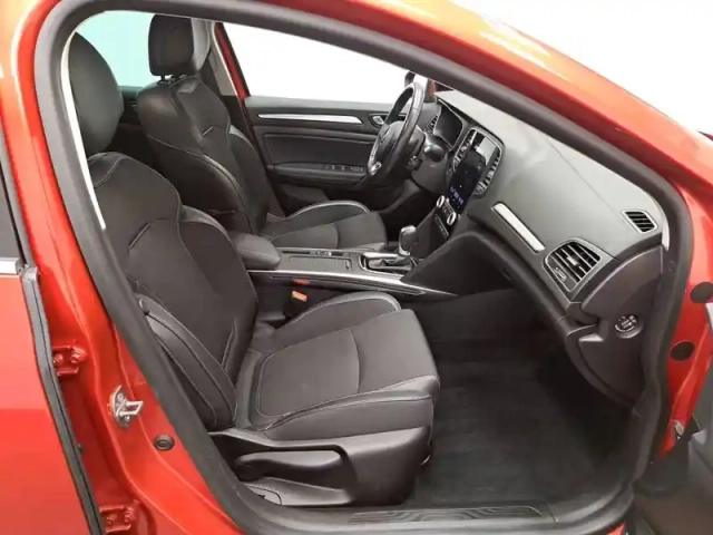 Renault Megane iv estate e-tech plug-in hybrid 160 — photo 27