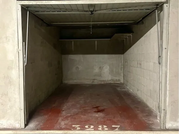 Garage fermé 14 m² - Résidence sécurisée - Marseille 6e
