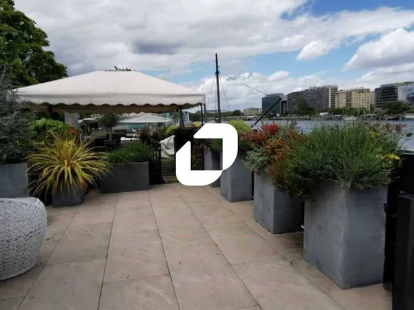 Bureau 2 pièces 250 m²