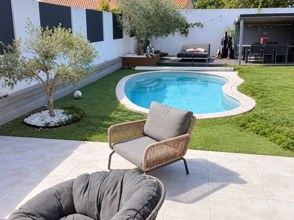 Maison contemporaine avec piscine