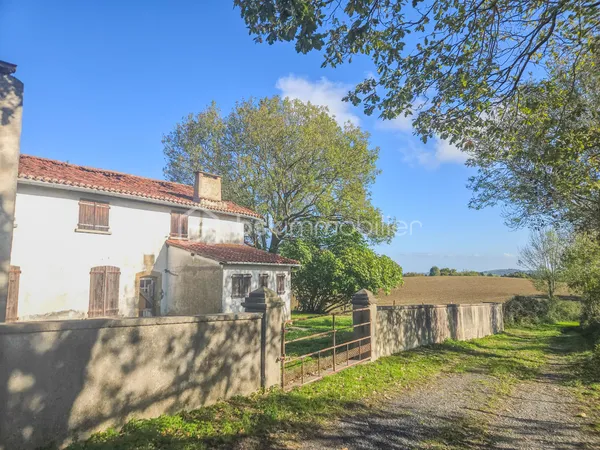 Maison 8 pièces 320 m²