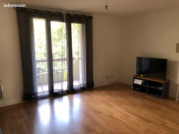 Appartement 2 pieces 49 m2 mairie de Croix Daurade Toulouse