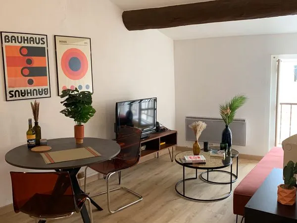 Charmant T2 meublé à louer - Quartier La Roquette - 36 m² - Dernier étage