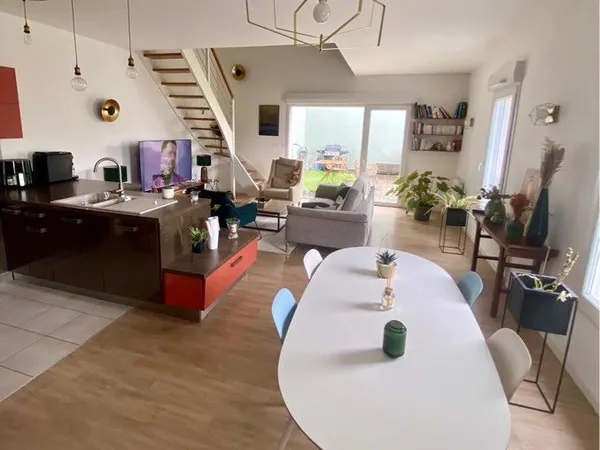 Appartement T4bis 104m2 - 3 chambres - terrasse - garage