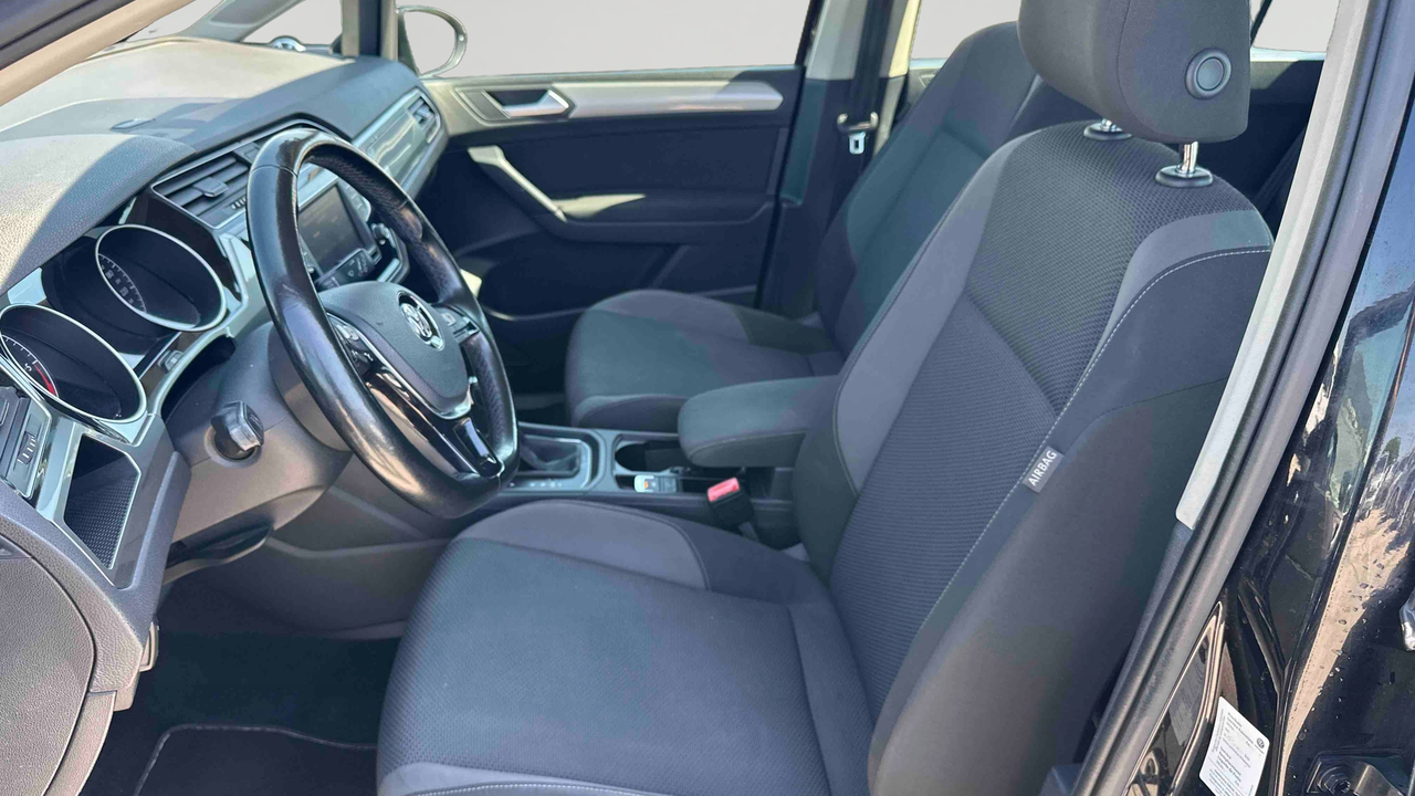 Volkswagen Touran 1.6 TDI 115 BMT DSG7 — photo 11