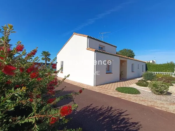 6 Pièces, 166 m2, 4 chambres, piscine, AIZENAY