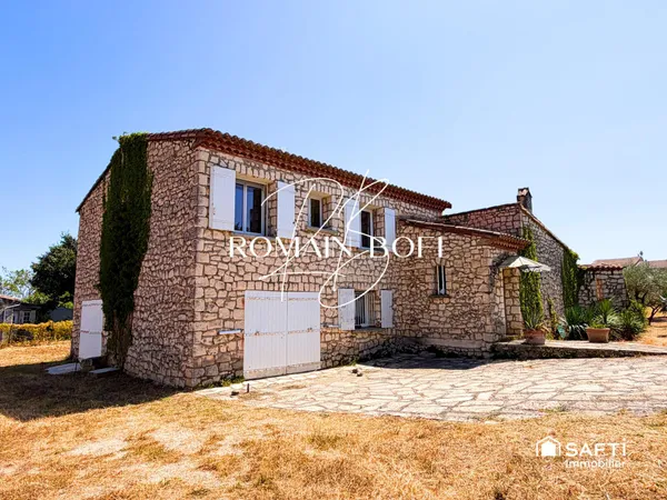Maison 6 pièces de 164m2 sur 1300m2 de terrain