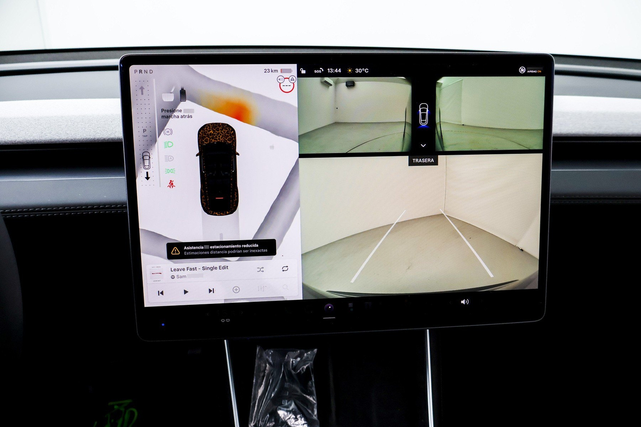 Tesla Model Y — photo 15